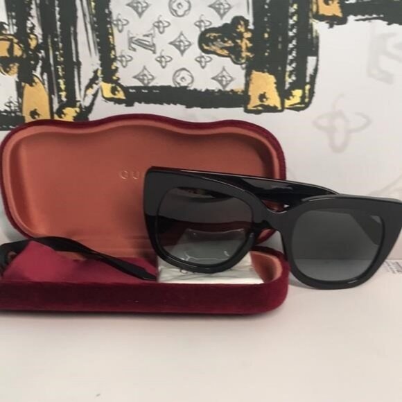 Gucci GG0163SN 001 – Women’s Butterfly Cat-Eye Sunglasses ✨ - Picture 12 of 12